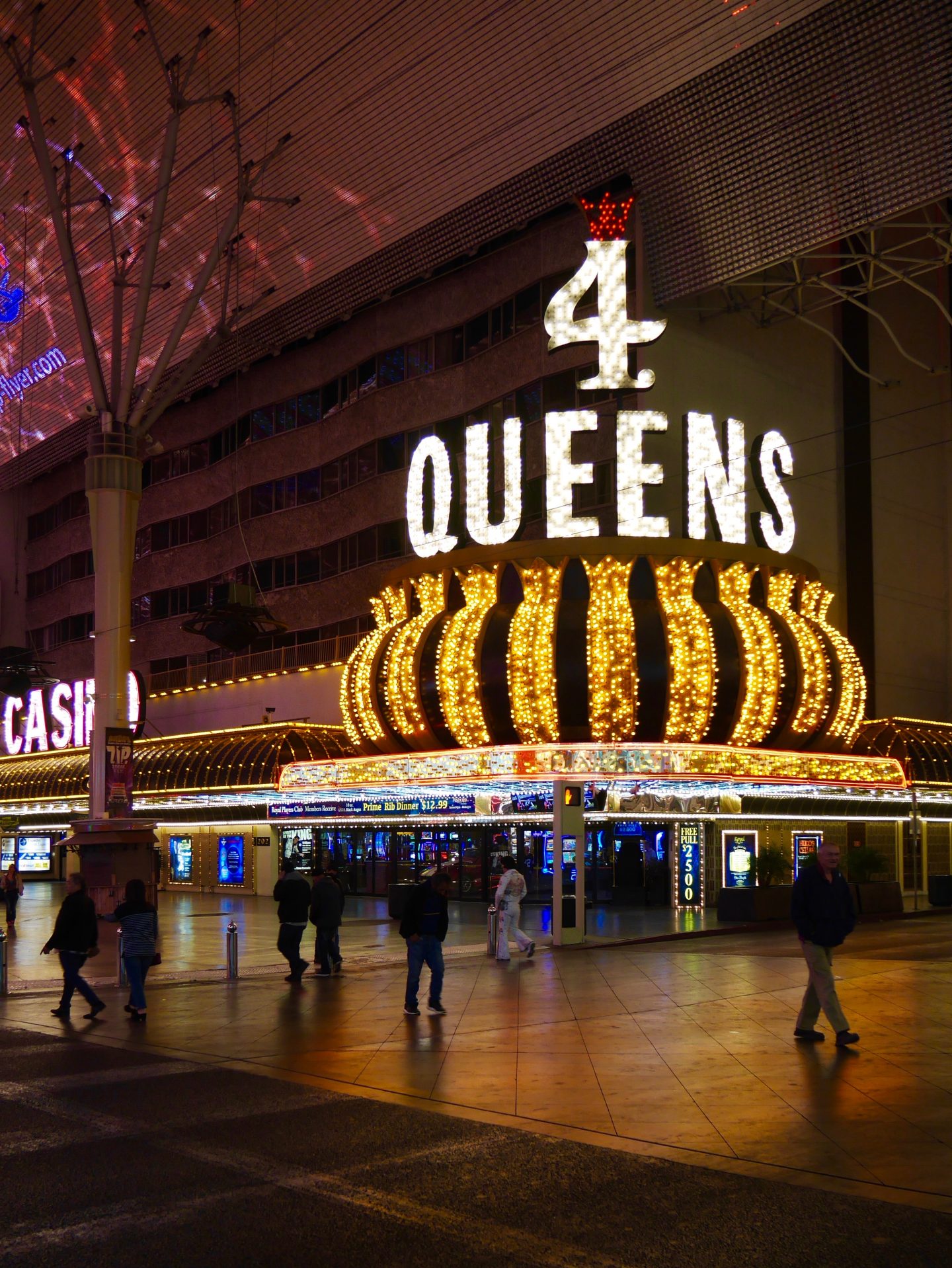 Fun things to do in Vegas: 7 absolute must-dos to ROCK your trip | Las Vegas - Fremont Street