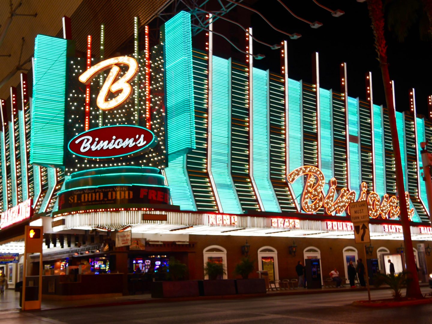 Fun things to do in Vegas: 7 absolute must-dos to ROCK your trip | Las Vegas - Fremont Street