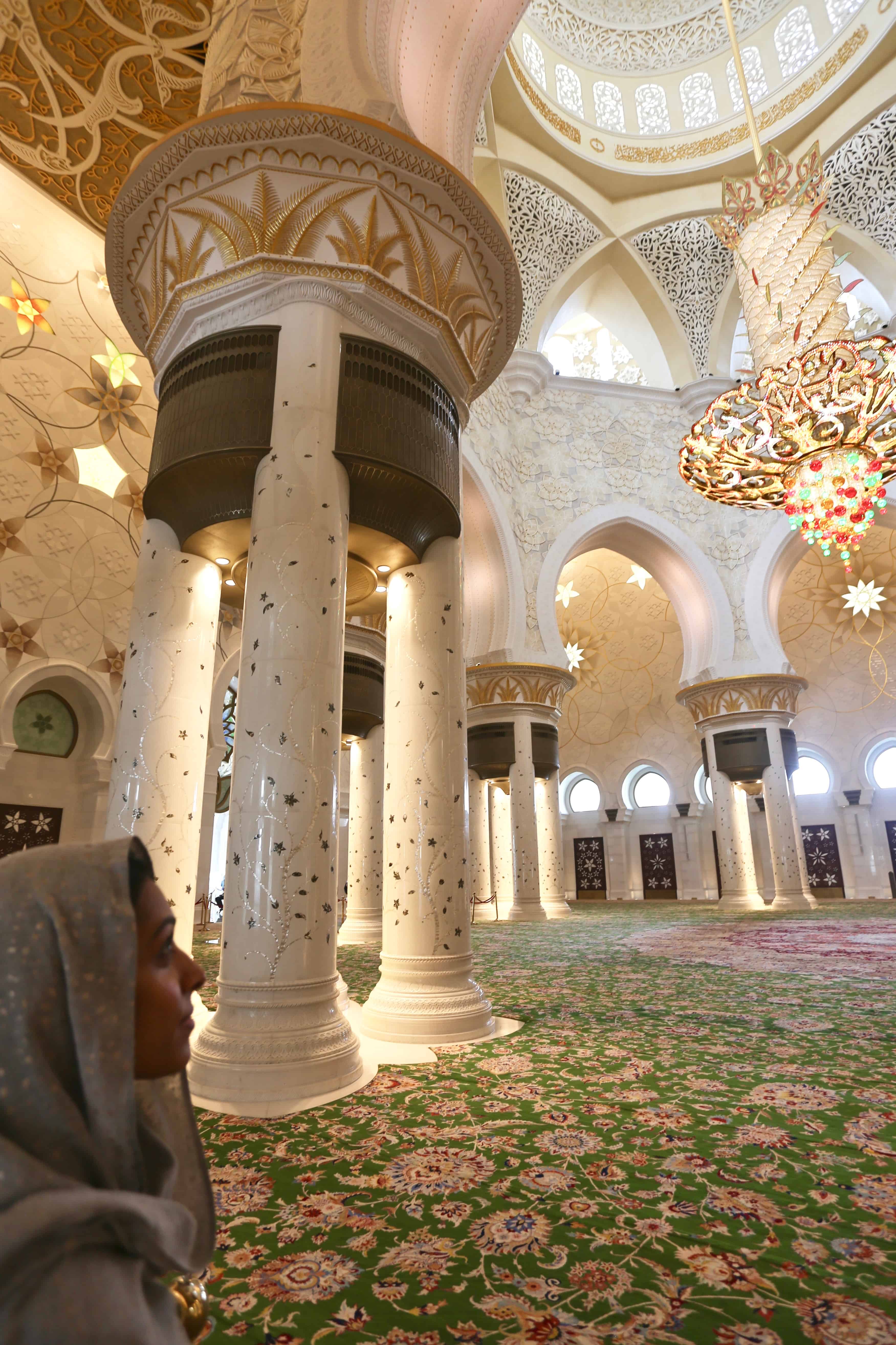 Visiting Sheikh Zayed Grand Mosque in Abu Dhabi