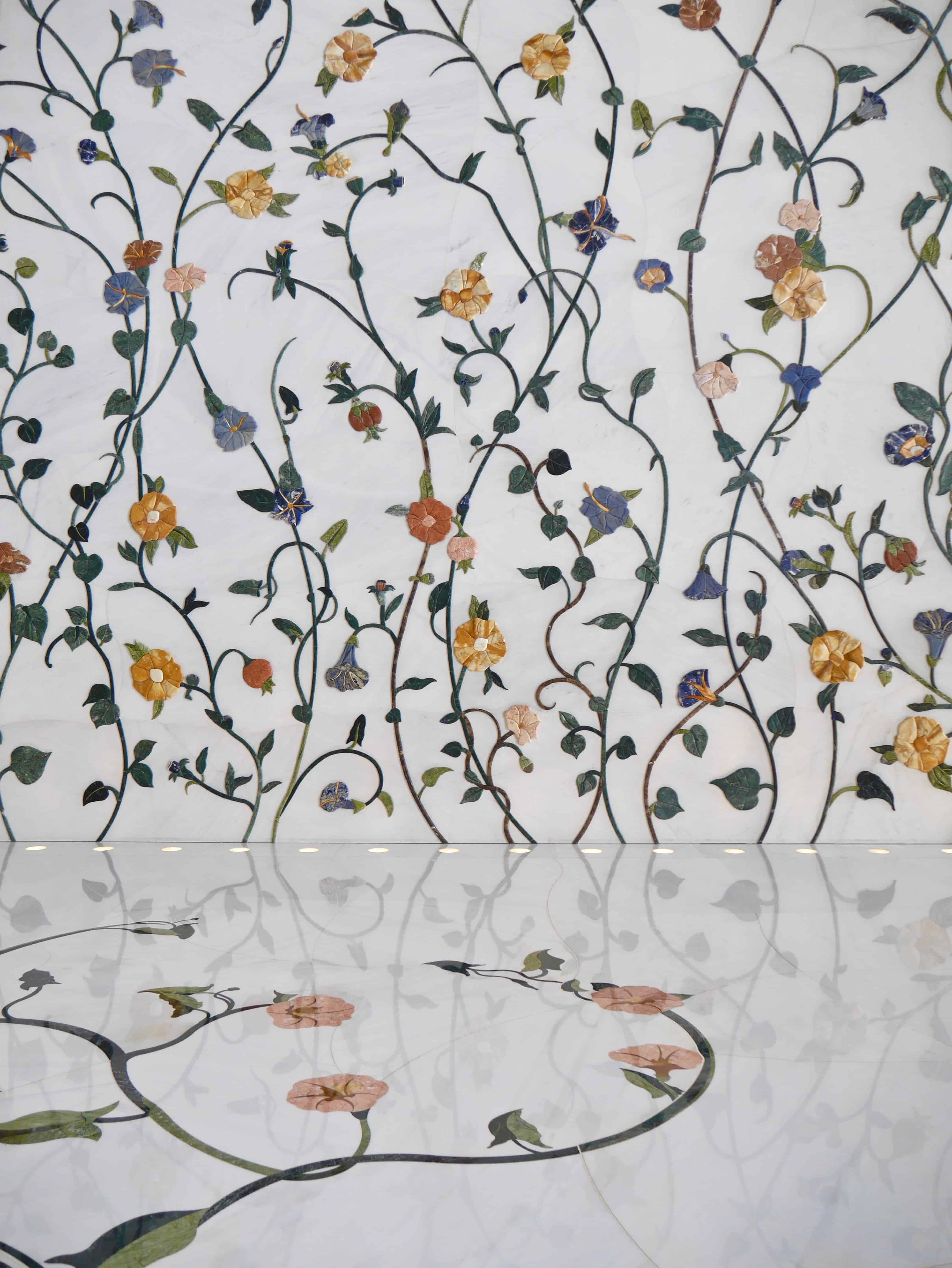 Visiting Sheikh Zayed Grand Mosque in Abu Dhabi