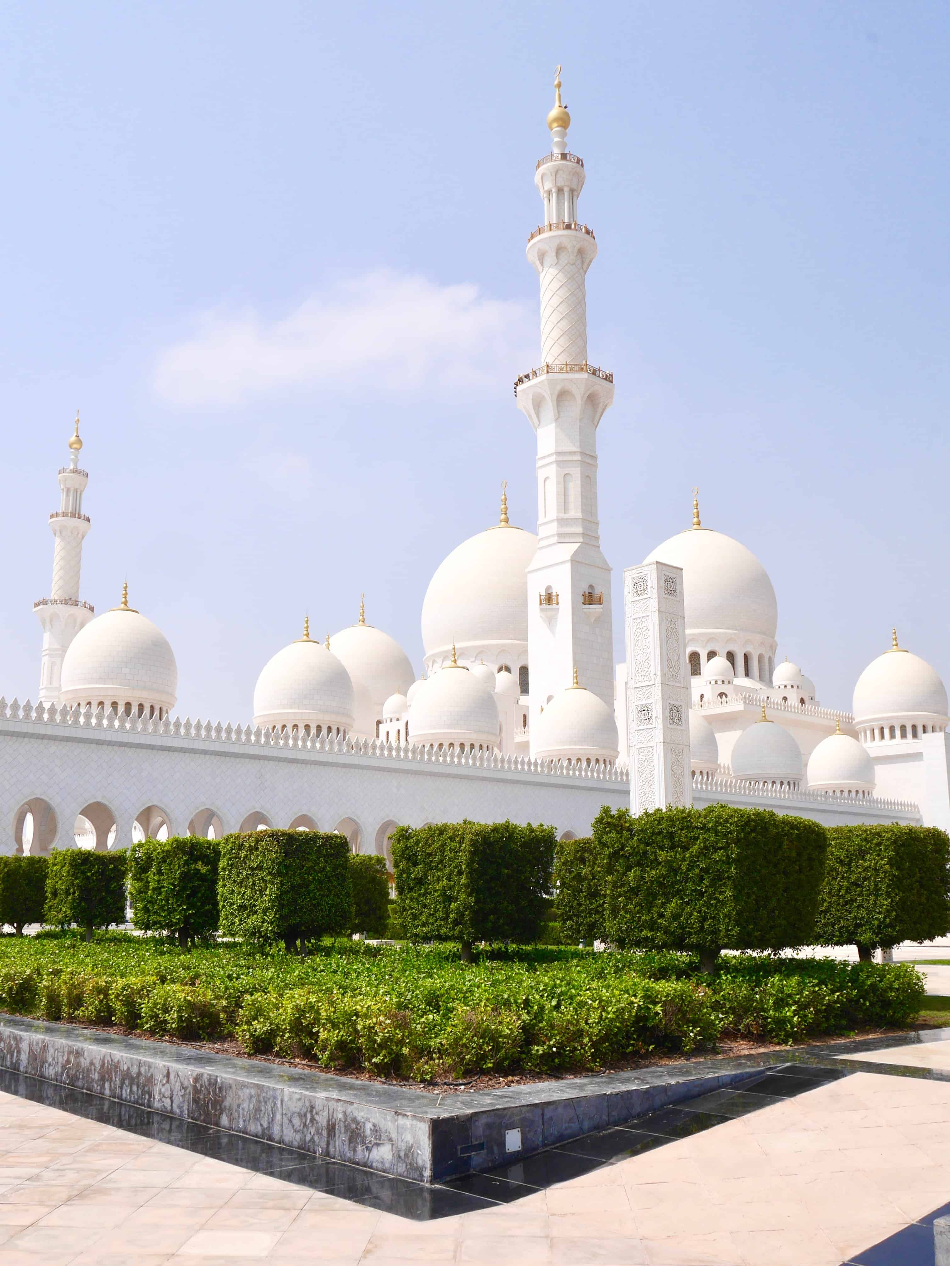 Visiting Sheikh Zayed Grand Mosque in Abu Dhabi