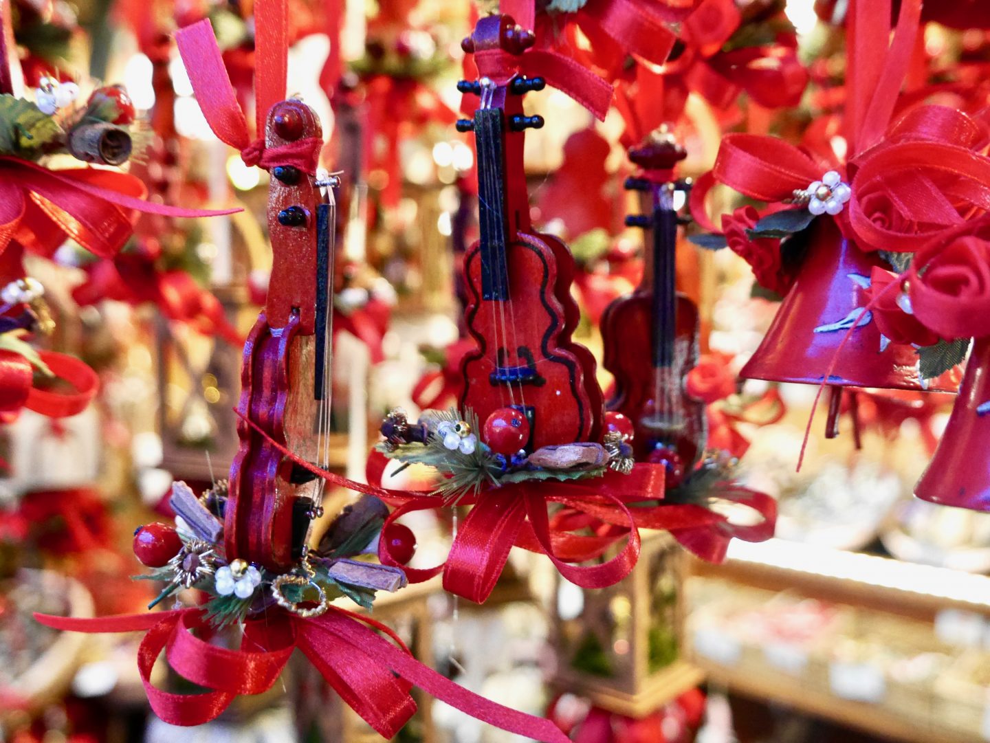 violin christmas tree decor