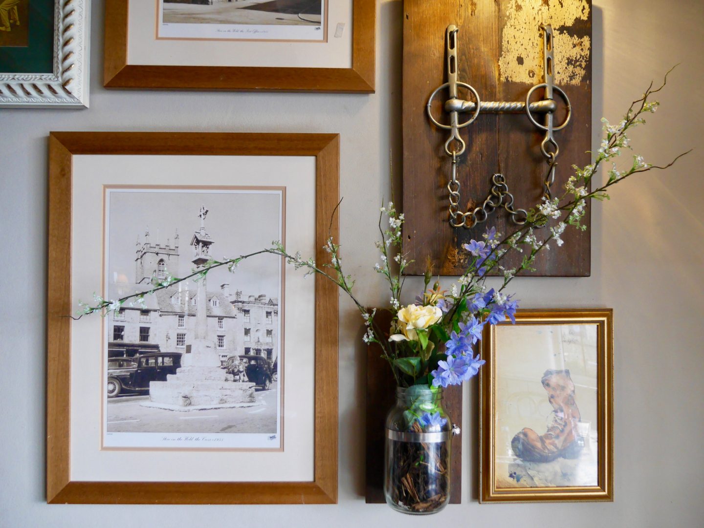 The Bell decor | Stow on the Wold hotels | bed & breakfast Cotswolds