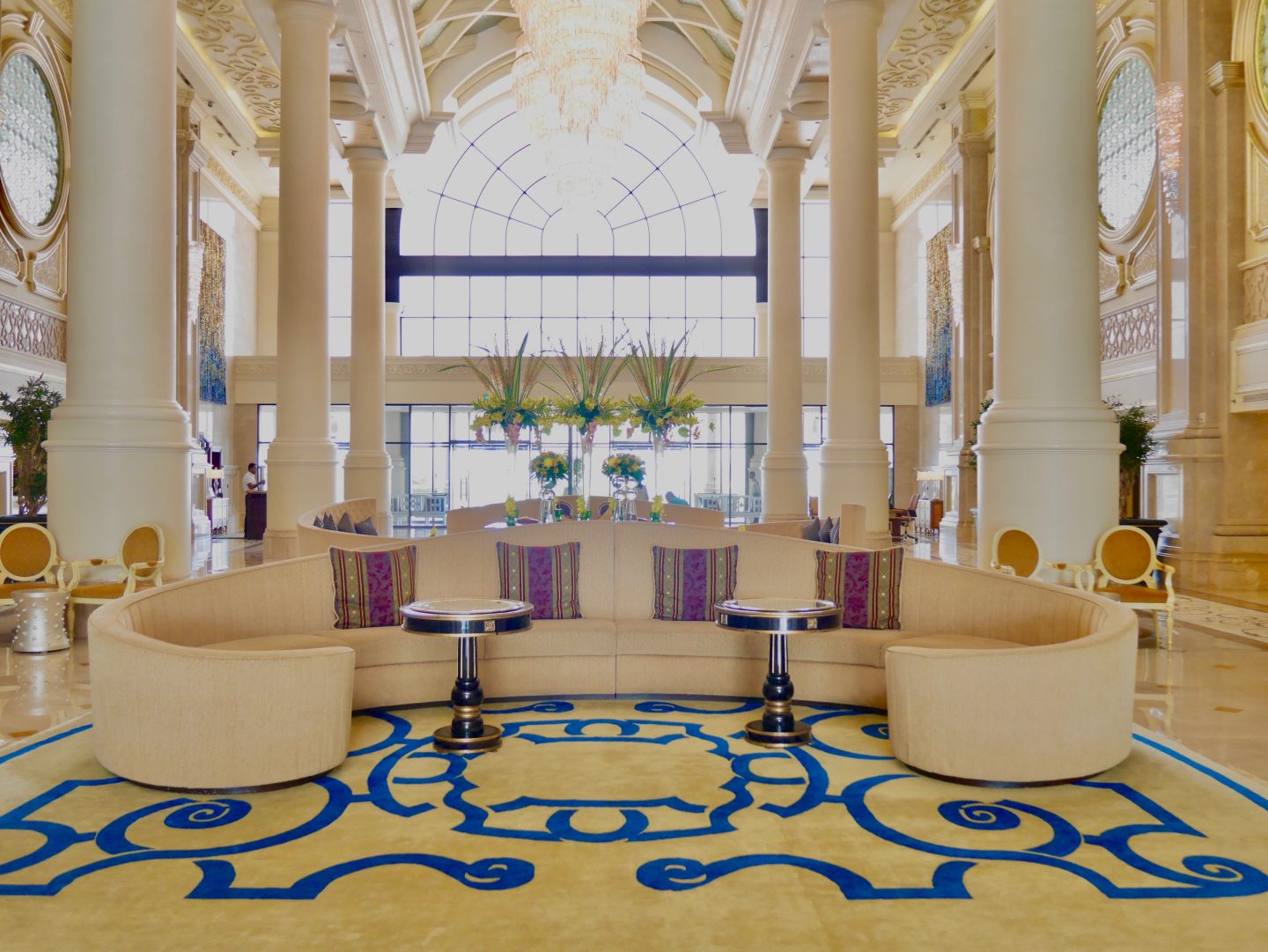 Ritz-Carlton Abu Dhabi review | a Five star hotel in Abu Dhabi | lobby