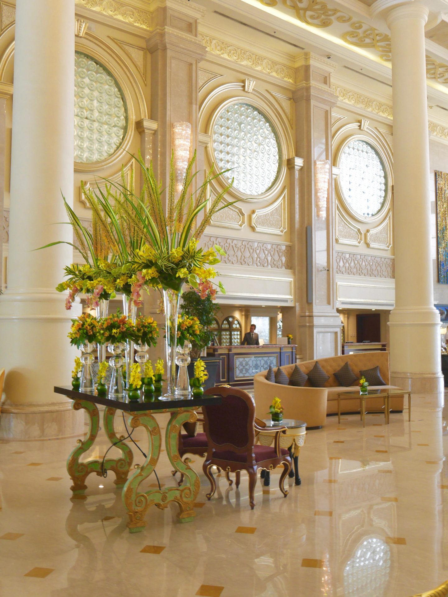 Ritz-Carlton Abu Dhabi review | a Five star hotel in Abu Dhabi | lobby