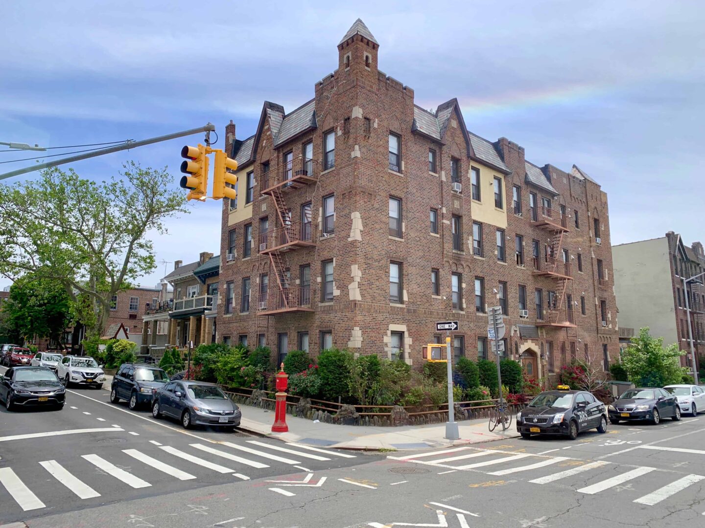 picture of a corner house on an outer borough