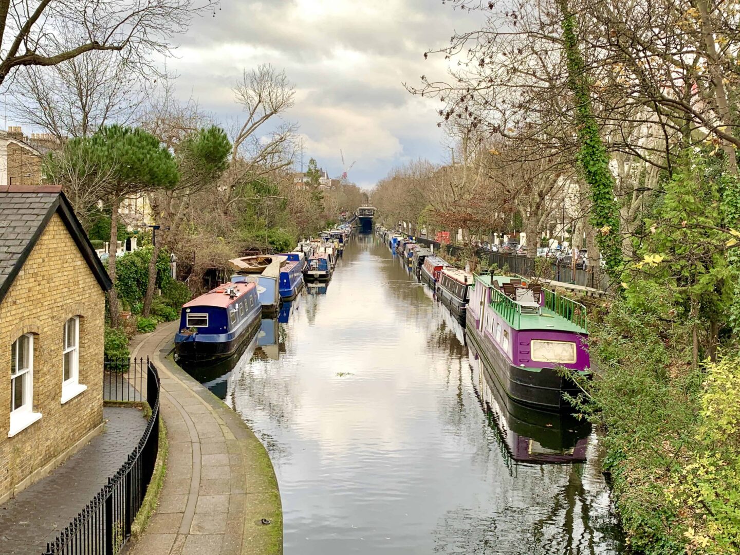 view of the canal and long boats along the Jubilee Greenway
