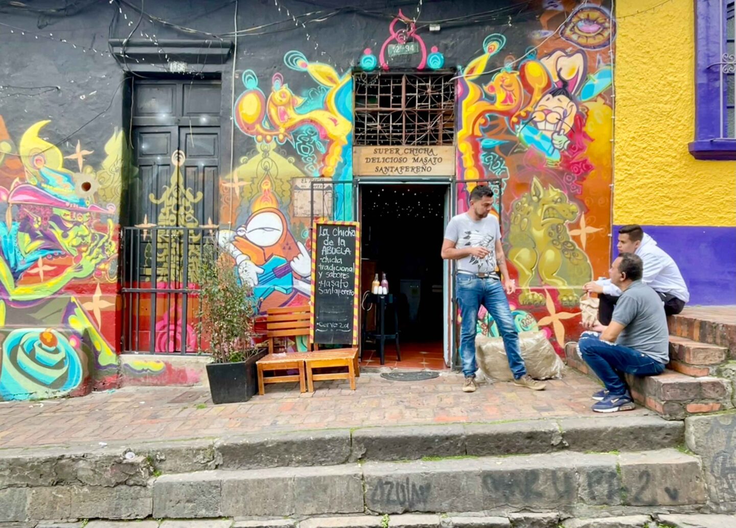 La Candelaria district street art