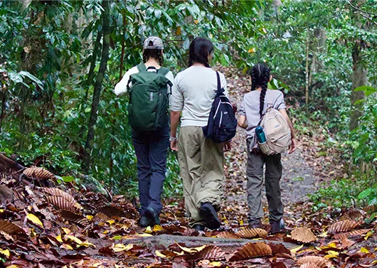 sima with her daughters